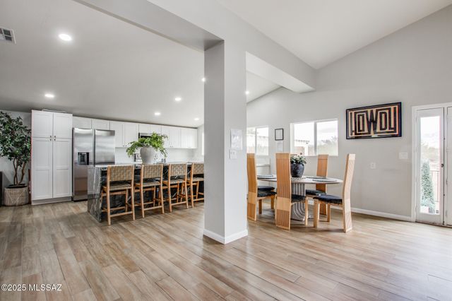 10500 N Oldfather Drive, Tucson, AZ 85742