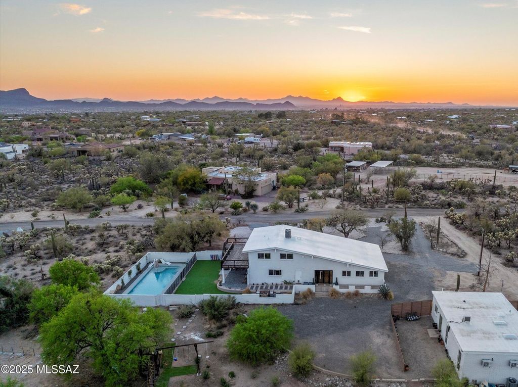 10500 N Oldfather Drive, Tucson, AZ 85742