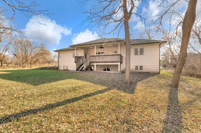 1729 N Timbercreek Dr, Mulvane, KS 67110