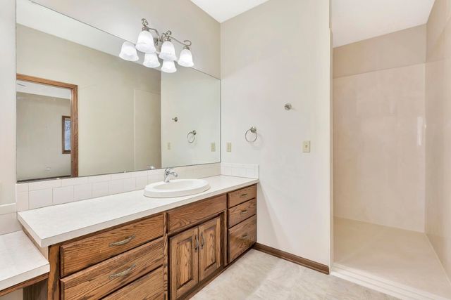 1729 N Timbercreek Dr, Mulvane, KS 67110