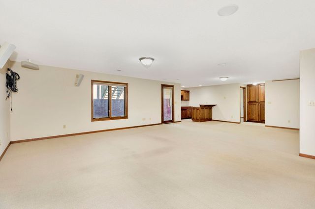 1729 N Timbercreek Dr, Mulvane, KS 67110