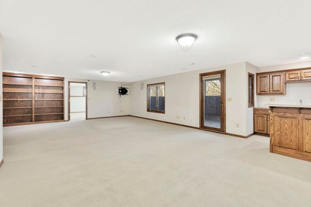 1729 N Timbercreek Dr, Mulvane, KS 67110