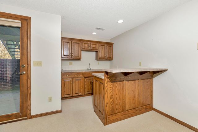 1729 N Timbercreek Dr, Mulvane, KS 67110