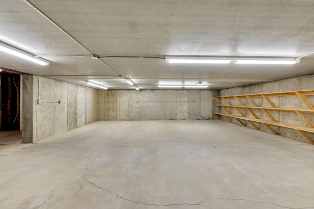 1729 N Timbercreek Dr, Mulvane, KS 67110