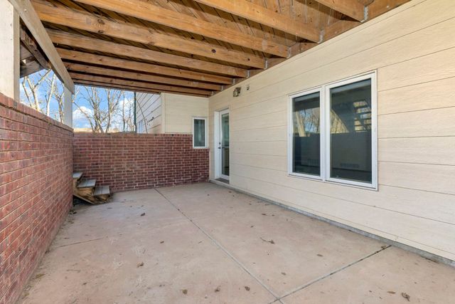 1729 N Timbercreek Dr, Mulvane, KS 67110