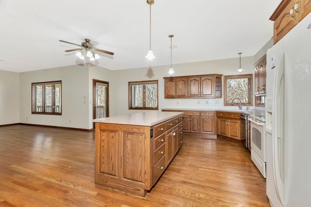 1729 N Timbercreek Dr, Mulvane, KS 67110