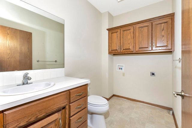 1729 N Timbercreek Dr, Mulvane, KS 67110