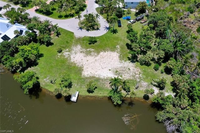 4037 Coquina DR, Sanibel, FL 33957
