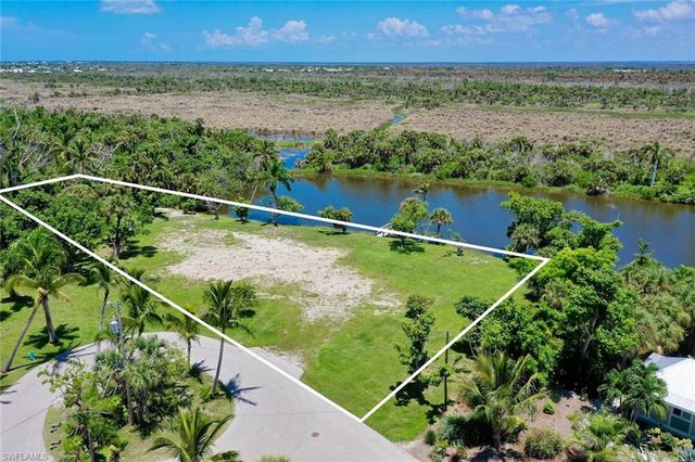 4037 Coquina DR, Sanibel, FL 33957