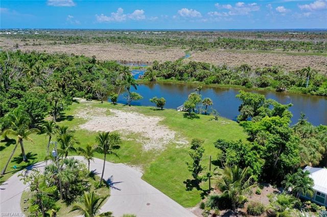 4037 Coquina DR, Sanibel, FL 33957