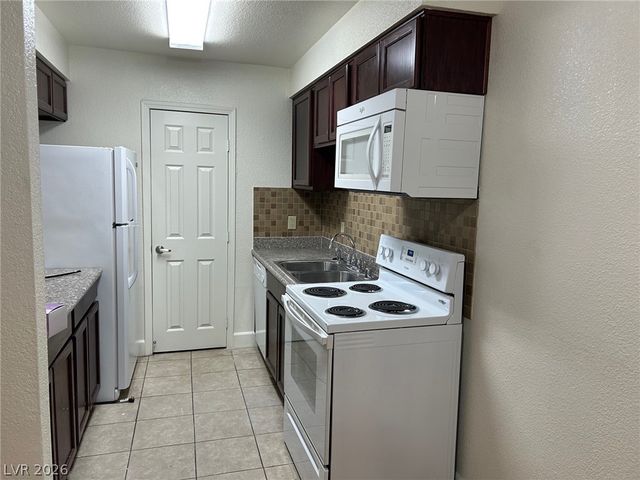 2606 South Durango Drive 151, Las Vegas, NV 89117