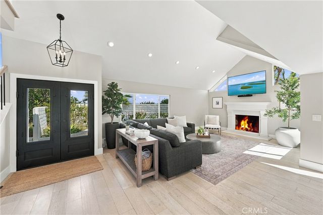 16001 Santa Barbara, Huntington Beach, CA 92649