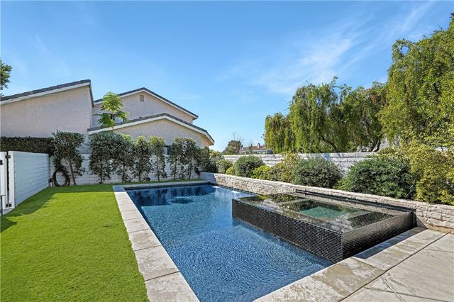 16001 Santa Barbara, Huntington Beach, CA 92649