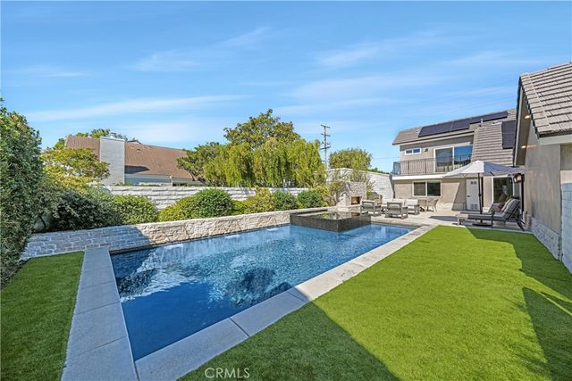 16001 Santa Barbara, Huntington Beach, CA 92649