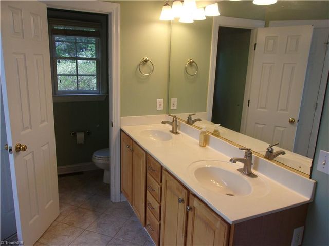 4423 Hunter Oaks Court, High Point, NC 27265