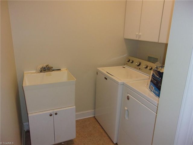 4423 Hunter Oaks Court, High Point, NC 27265