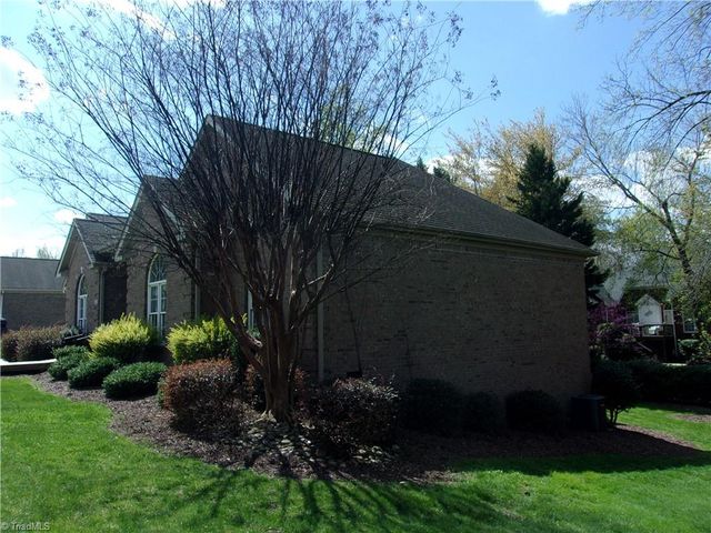 4423 Hunter Oaks Court, High Point, NC 27265