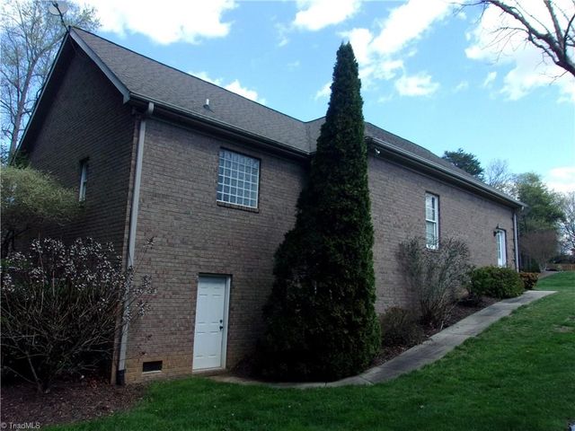 4423 Hunter Oaks Court, High Point, NC 27265