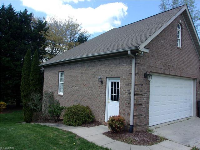 4423 Hunter Oaks Court, High Point, NC 27265