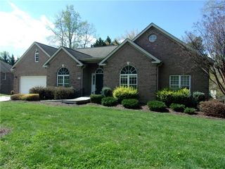 4423 Hunter Oaks Court, High Point, NC 27265
