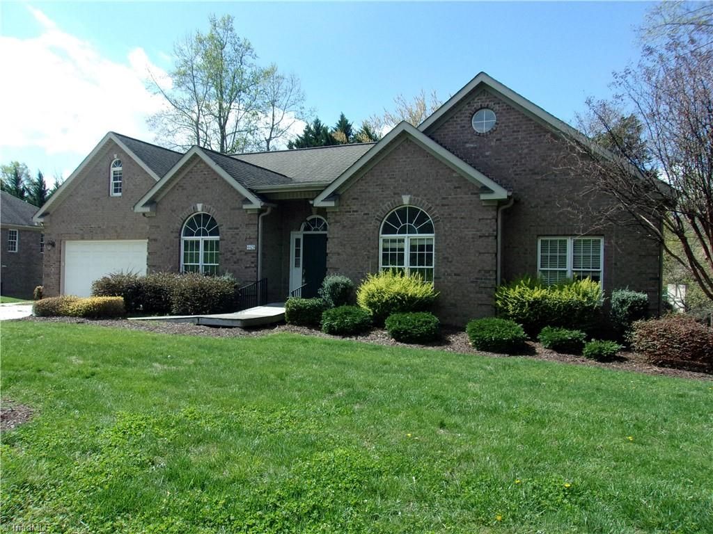 4423 Hunter Oaks Court, High Point, NC 27265