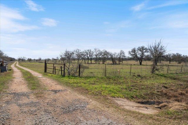 4504 State Highway 304, Rosanky, TX 78953