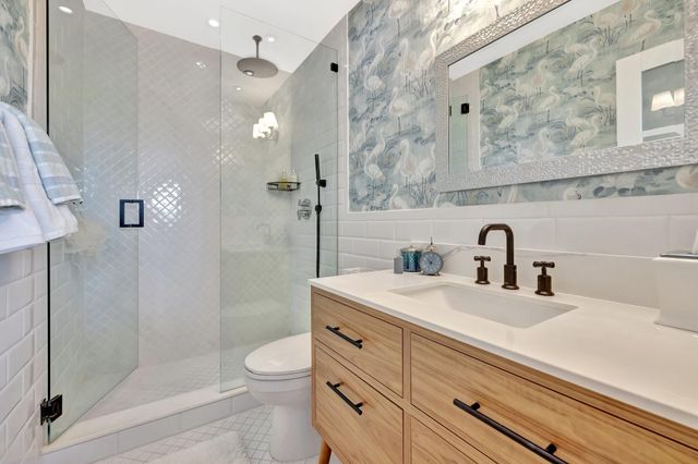 1332 Bayview Drive 402, Fort Lauderdale, FL 33304