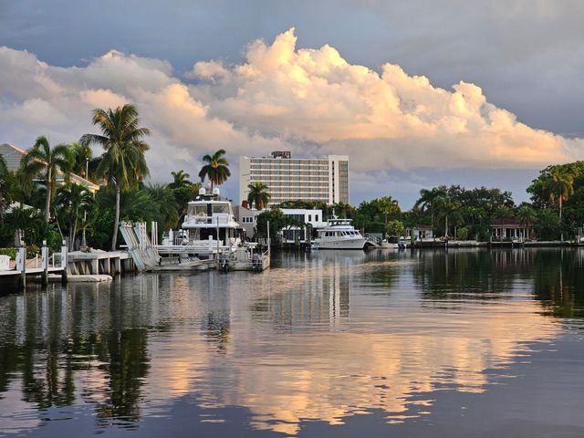 1332 Bayview Drive 402, Fort Lauderdale, FL 33304