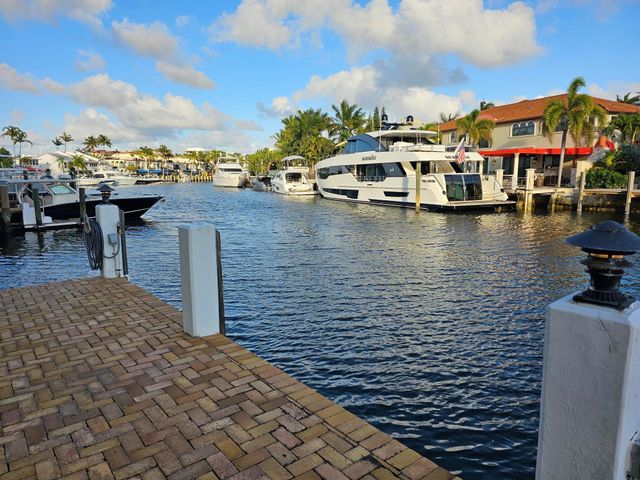 1332 Bayview Drive 402, Fort Lauderdale, FL 33304