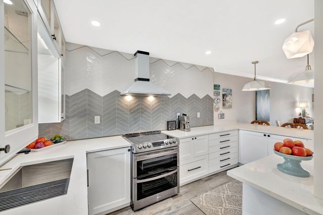 1332 Bayview Drive 402, Fort Lauderdale, FL 33304