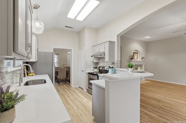 21815 HYERWOOD, San Antonio, TX 78259