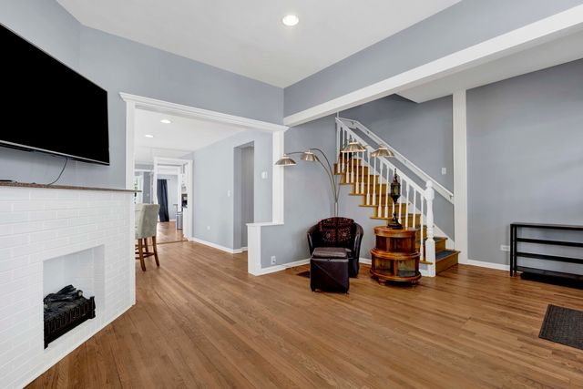 3721 W Shakespeare Avenue, Chicago, IL 60647