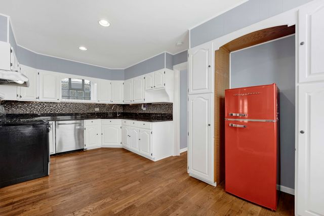 3721 W Shakespeare Avenue, Chicago, IL 60647
