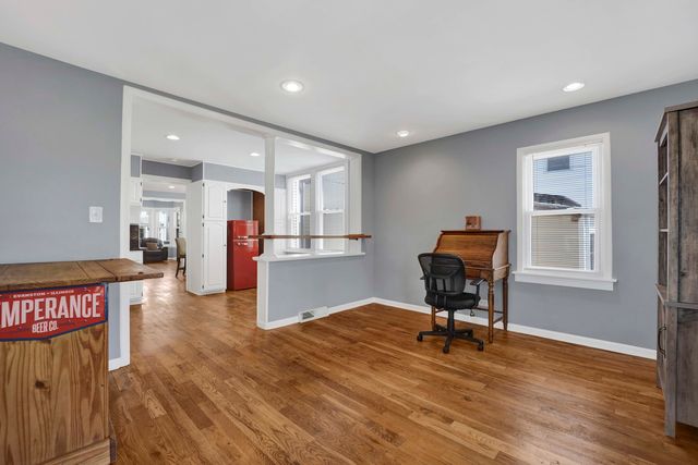 3721 W Shakespeare Avenue, Chicago, IL 60647