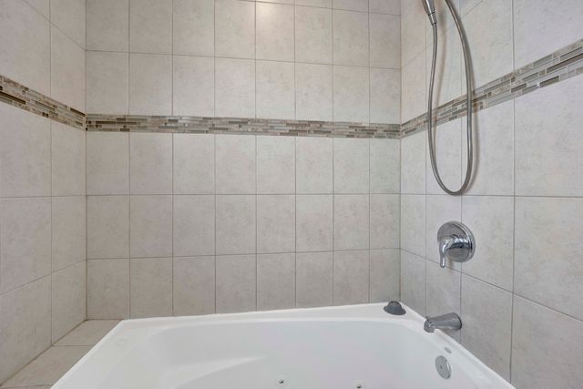 3721 W Shakespeare Avenue, Chicago, IL 60647