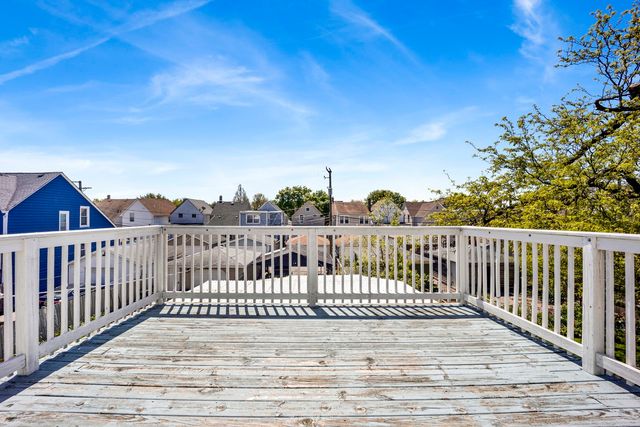 3721 W Shakespeare Avenue, Chicago, IL 60647
