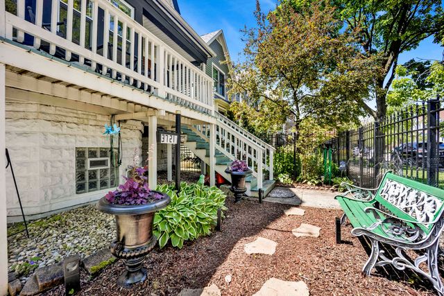 3721 W Shakespeare Avenue, Chicago, IL 60647