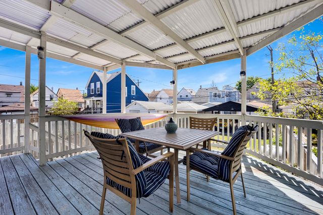 3721 W Shakespeare Avenue, Chicago, IL 60647