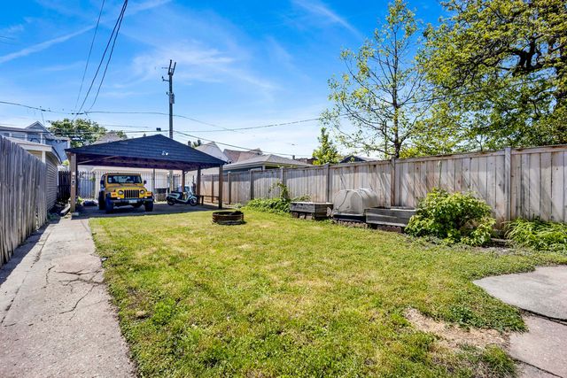 3721 W Shakespeare Avenue, Chicago, IL 60647