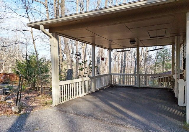705 Laurel Ridge Drive, Ellijay, GA 30536