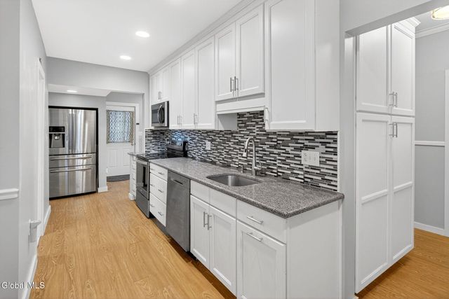 116 Maple Avenue, Troy, NY 12180