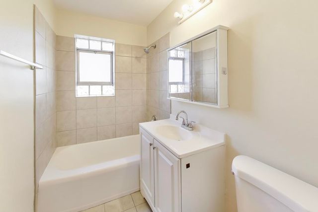 8428 McCormick Boulevard, Skokie, IL 60076