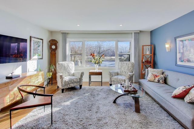 8428 McCormick Boulevard, Skokie, IL 60076