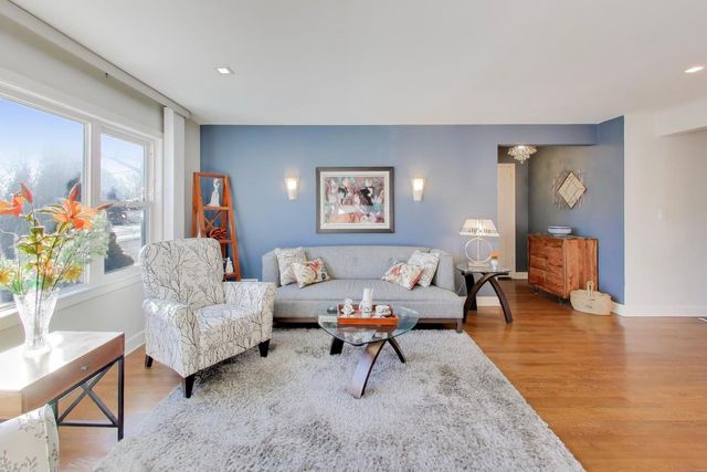 8428 McCormick Boulevard, Skokie, IL 60076