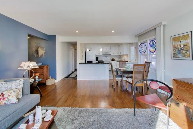 8428 McCormick Boulevard, Skokie, IL 60076