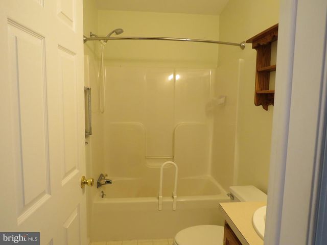 529 HONEYSUCKLE CT, New Hope, PA 18938