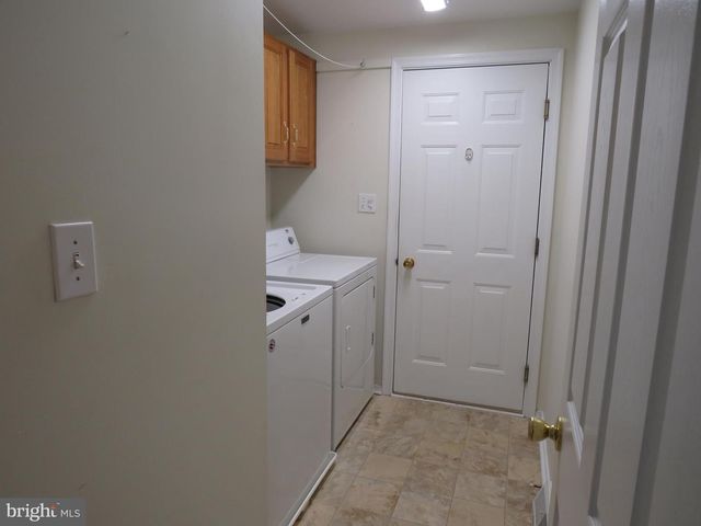 529 HONEYSUCKLE CT, New Hope, PA 18938