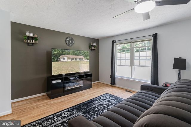 37362 E SPICER DR, Mechanicsville, MD 20659