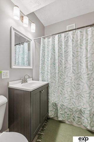 2450 Newport Avenue, Omaha, NE 68112