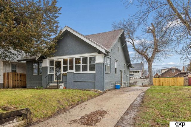 2450 Newport Avenue, Omaha, NE 68112
